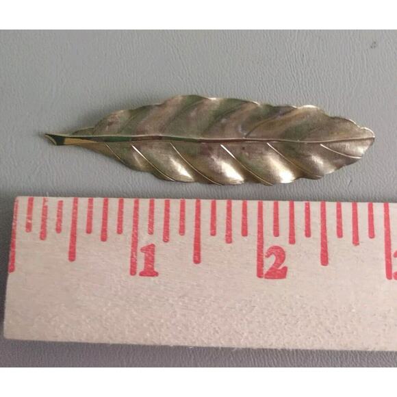 Vintage Feather Leaf Gold Tone Metal Pin brooch 3 inches Long - Picture 3 of 3